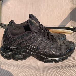 Nike Air Max Plus Triple Black